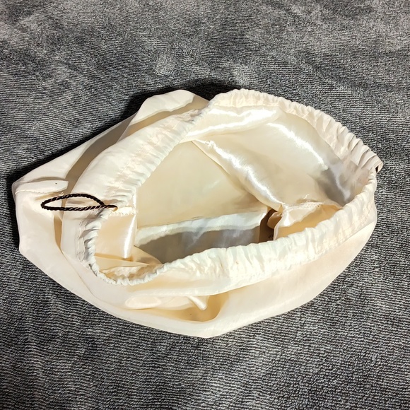 🎉Coach Ivory Drawstring Pouch. - Picture 2 of 9